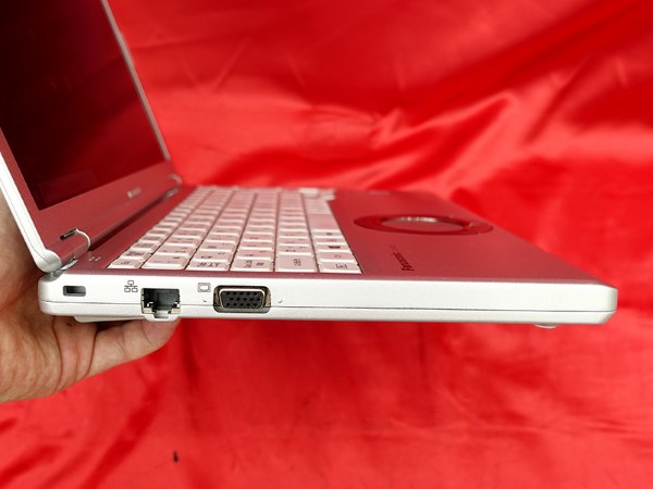 12.1型WUXGAのモバイルノート「Let's note SZ6」が49,800円！第7世代