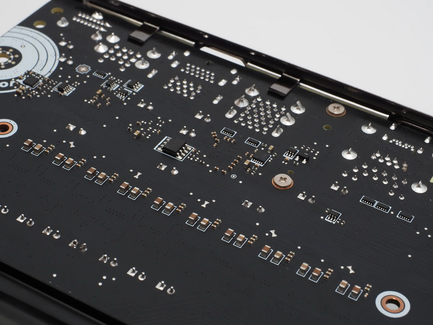 Ryzen用“最強ミドルレンジ”マザー誕生。最上位並みの電源回路と巨大