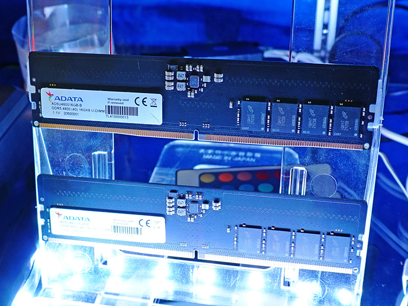 ADATA製DDR5メモリの展示が<a href="/shop/at/99honten.html" class="deliver_inner_content">ツクモパソコン本店</a>や<a href="/shop/at/99ex.html" class="deliver_inner_content">ツクモeX.パソコン館</a>でスタート