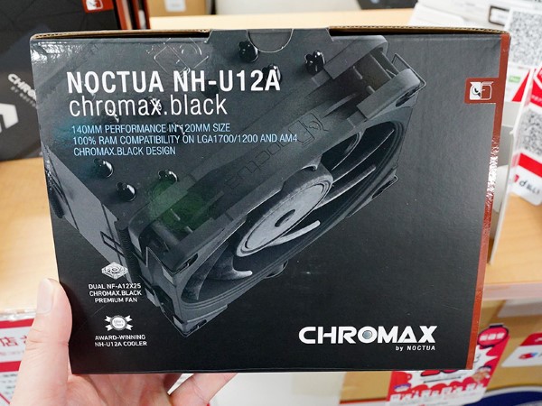 NoctuaのCPUクーラー「NH-U12A」に“フルブラック”モデル、LGA1700対応