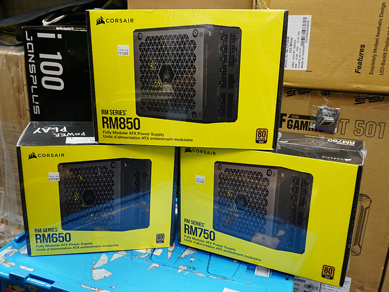 左から「RM 2021」、「RM 2021 White」、「CXM 2021」