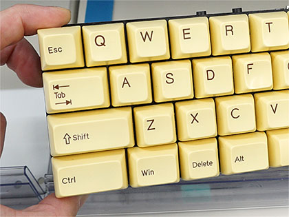 カーソルキー付きの40％キーボード自作キット「Column13