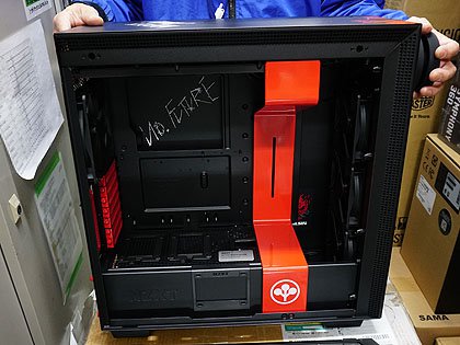 サイバーパンク2077×NZXTコラボのPCケース「H710i Cyberpunk」が