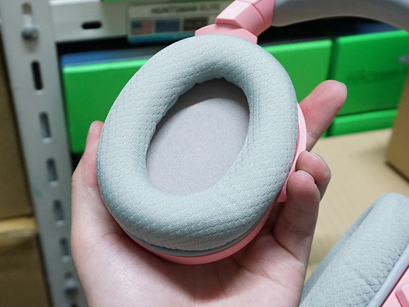 「Razer Barracuda X Quartz Pink（RZ04-03800300-R3M1）」