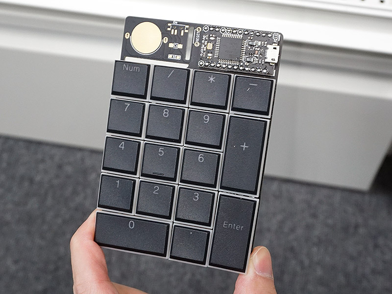 KeyFuda01テンキーパッドの組み立て済み展示サンプル