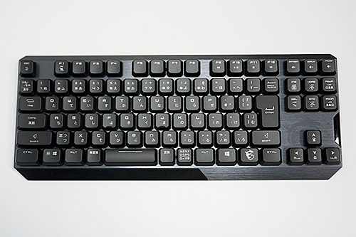 クリック感のある薄型キーで高速入力！テンキーレスゲーミング