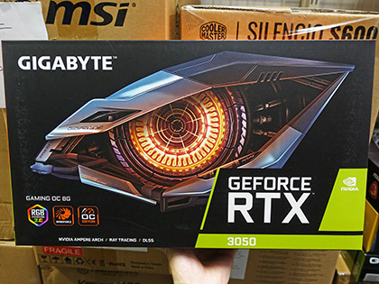 GIGABYTE「GeForce RTX 3050 GAMING OC 8G」は3連ファン仕様