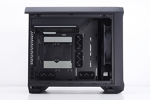 Mini-ITXで空冷ハイエンドなら「Torrent Nano」、Fractal Designの