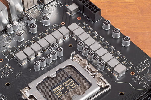 MSI MAG H670 TOMAHAWK WIFI DDR4 自作PCパーツ OCしない自作派の最適解は“日本発”のH670マザー、MSI「MAG H670