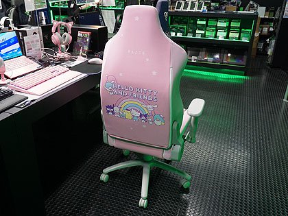 Razer×サンリオコラボのゲーミングチェアが31日発売、腰用クッションも