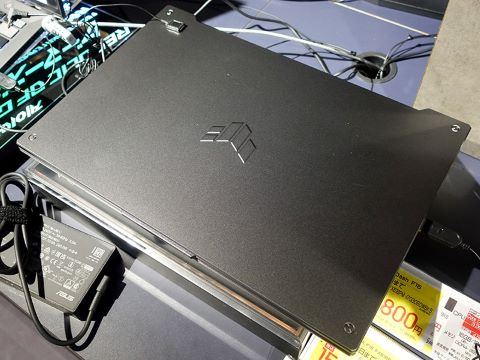Ryzen 7 6800HやDDR5メモリ搭載の17.3型ゲーミングノート「TUF Gaming 
