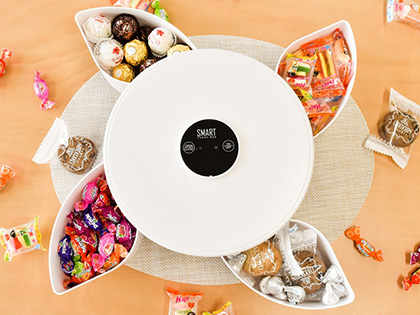 手をかざすと“花のように開く”お菓子ボックスがサンコーから