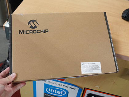 PCIe 4.0対応の16ポート24Gbps SASカードが入荷、Microsemi Adaptec製