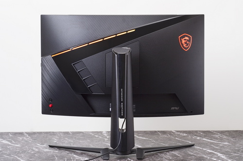 湾曲、量子ドット、PS5の120Hz入力、Type-C入力……PCもゲーム機も満喫