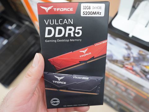 Teamの赤いDDR5-5200メモリが入荷、16GB×2枚組 - AKIBA PC Hotline!