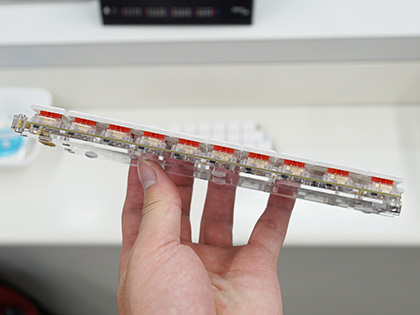 3行50キーのスリムな左右分離型キーボード自作キット「Pop'n Top