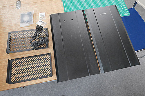 水冷用ラジエーターを外付け化するスタンドケースが登場、360mm