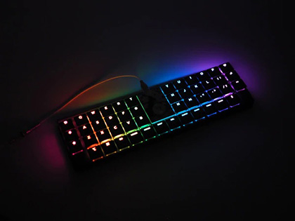 モバイルキーボード自作キット「Naked48Ez」が入荷、アルカンターラ製