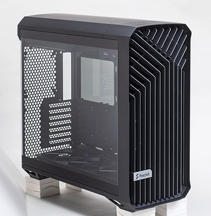 注目のPCケース8台を一斉比較！冷却性能は？使い勝手は？デザインは