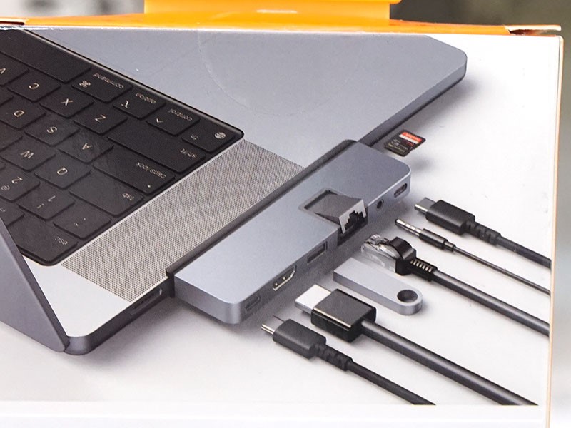 MacBookPro メモリ8GB 256GB USB-Cポート4個 タッチバー MacBookPro メモリ8GB 256GB USB-Cポート4個 タッチバー MacBook Pro