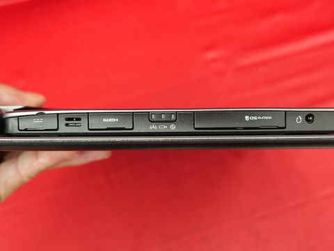 富士通の11.6型Windowsタブレットが1万円！キーボードドック付き