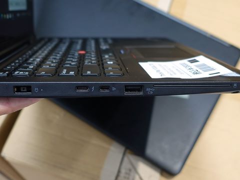 LTE対応の13.3型2in1「ThinkPad Yoga 370」が38,000円！専用ペン付きの