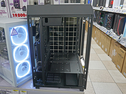 ショーケース風のミドルタワーケース「The Tower 500」が発売、カラー