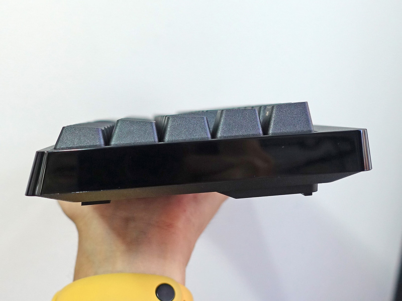 65%サイズの「VK300S（T-VK300SBK）」