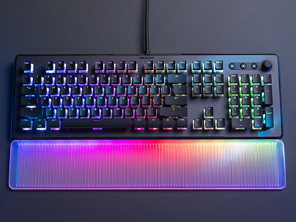 パームレストも光るROCCATのゲーミングキーボード「VULCAN II Max」が
