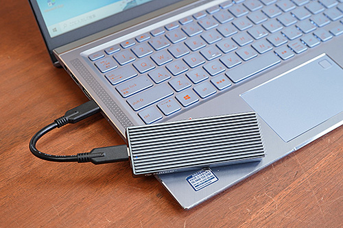 Ryzen搭載ノート「ASUS ZenBook 14 UM431DA」を1TB NVMe SSDへ