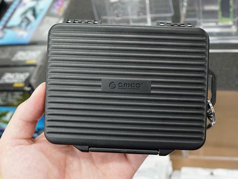 M.2 SSDやSDカードの持ち運びに便利なハードケース - AKIBA PC Hotline!