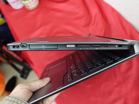 Core M搭載の11インチ2in1「ARROWS Tab Q665/L」の訳あり品が9,800円