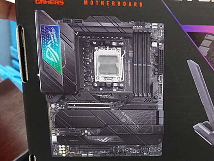ASUS ROGのRyzen7000マザーが3製品、「ROG STRIX X670E-F GAMING WIFI