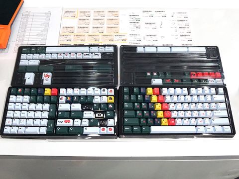 スラブ民話や豆乳パッケージがモチーフのユニークなキーキャップセット