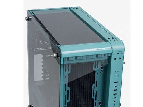 外装を外せばオープンフレームに！「Thermaltake Core P6 TG」【竹内