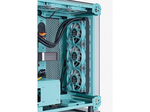 外装を外せばオープンフレームに！「Thermaltake Core P6 TG」【竹内