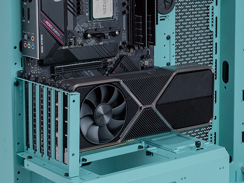 外装を外せばオープンフレームに！「Thermaltake Core P6 TG」【竹内