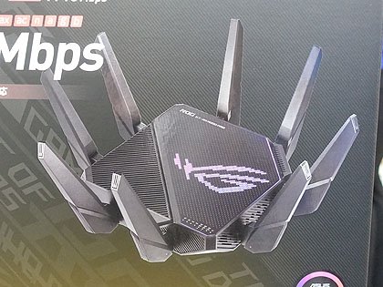 10GbEと2.5GbEポートを備えたWi-Fi6ルーター「ROG Rapture GT-AX11000