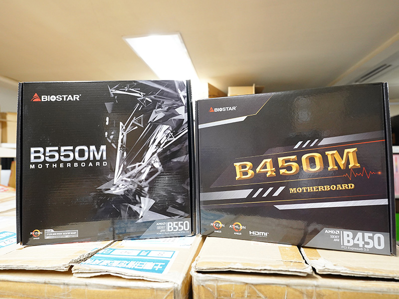 B550MXC PRO(左)とB450MH Ver 6.3(右)