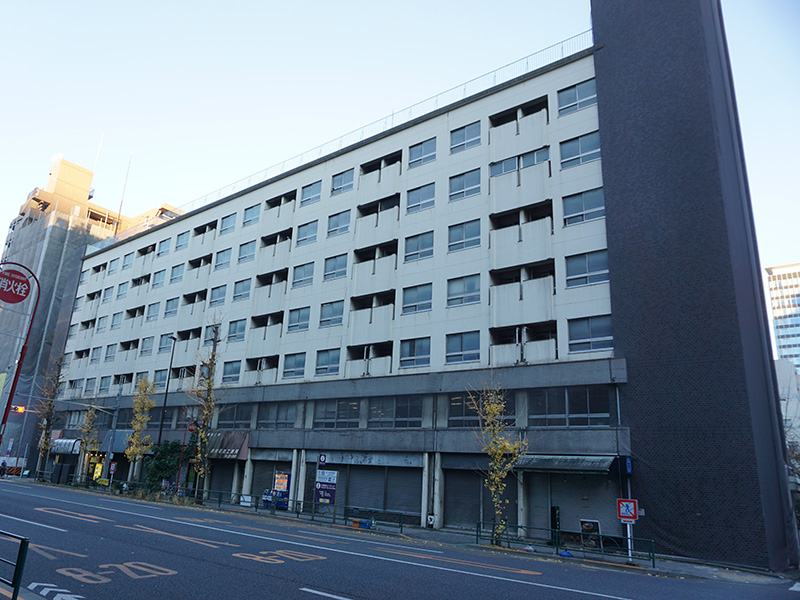 「志奈そば 田なか 明神下店」が営業しているビル
