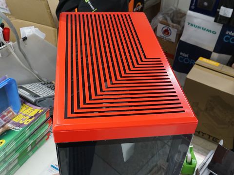 2面パノラマ設計の“映える”PCケース「HYTE Y40」が発売 - AKIBA