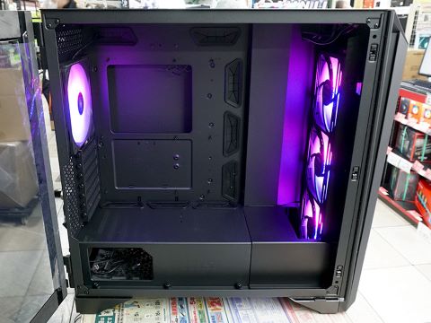 4.3型タッチパネル内蔵、MSIのハイエンドPCケース「MEG PROSPECT 700R