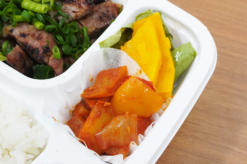 付け合わせは彩りも考えられています