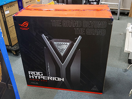 ASUSのフルタワーPCケース「ROG HYPERION GR701」が発売、長さ460mm
