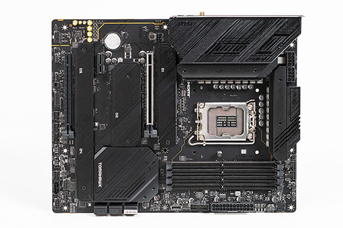 機能に裏打ちされた硬派なデザインに惹かれるファン急増中！MSI「MAG