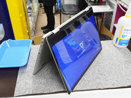 ディスプレイ・モニター本体 SMART MULTI Display WITHiS 13.3 スマホがPCのように使えるノートPC風デバイス「WITHiS」の展示が