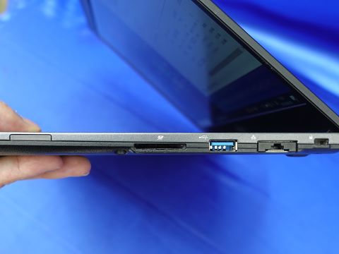 富士通の13.3インチ軽量ノート「LIFEBOOK U937/R」が22,800円！中古PC