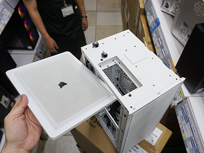 CORSAIR 2000D Airflow 白 Mini-ITXケース 2000D AIRFLOW Mini-ITX PC Case - White