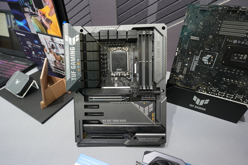 ASUSは水冷/最上位「MATRIX」のGeForce RTX 4090やクリエイター向け