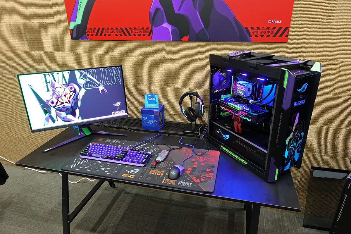 エヴァンゲリオンコラボレーションモデル発表会時の様子。